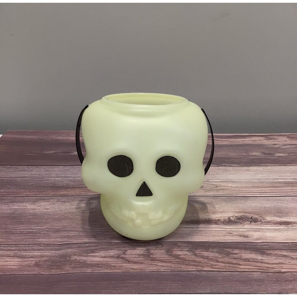 Vintage Blinky Products Skull Glow in the Dark Treat Bucket Pail Halloween